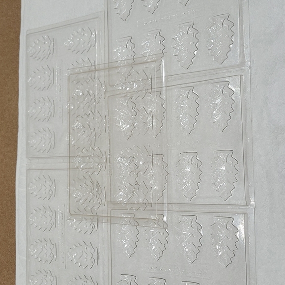 6 Plastic Christmas Tree Chocolate Molds!! - Picture 1 of 10
